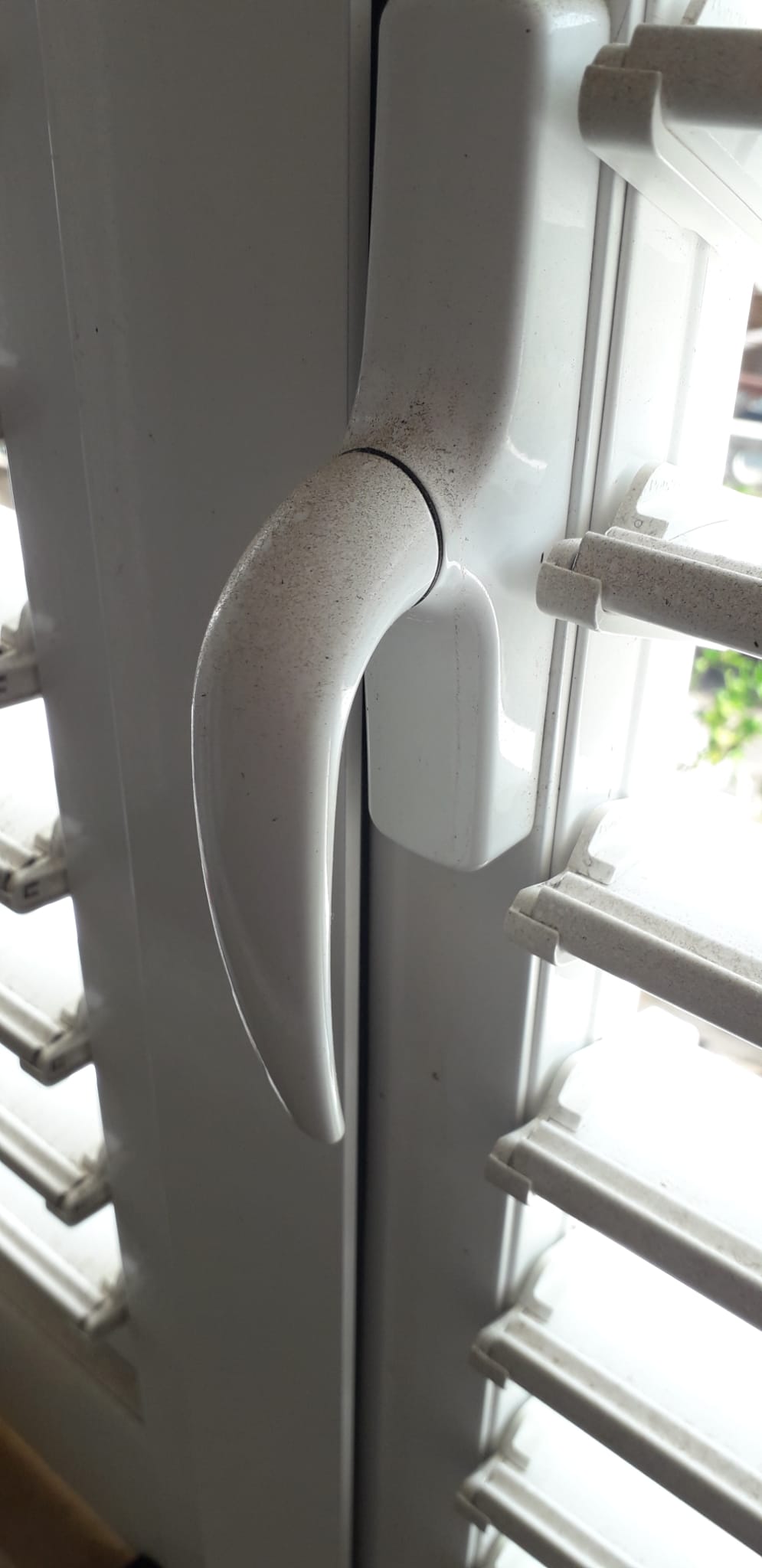 Lavaggio di finestre e serramenti