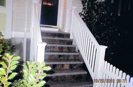 Vinyl traditional baluster handrail