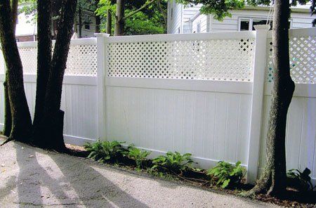 Vinyl four-foot board with two-foot mini lattice