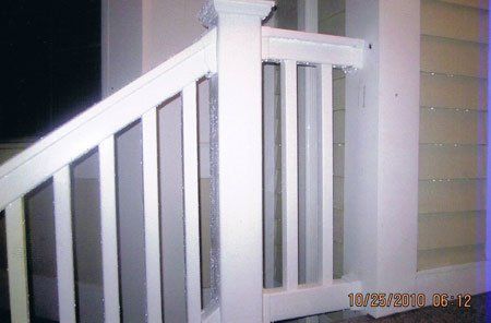 Vinyl traditional baluster handrail