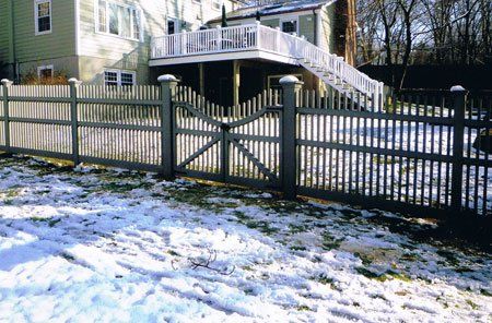 Five-foot Chestnut Hill with scallop gates