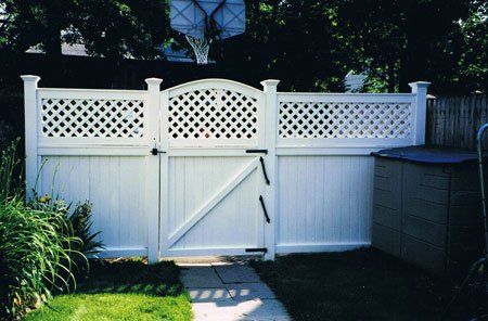 Five-foot board with two-foot lattice top