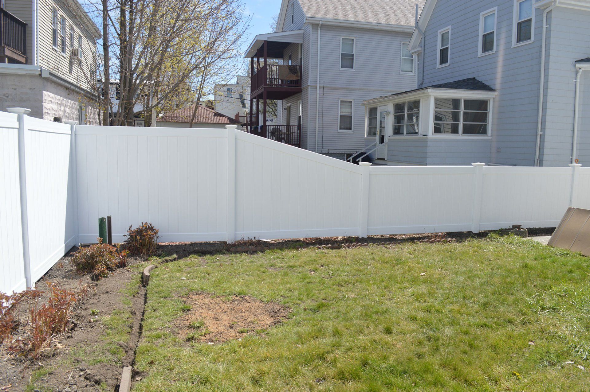Vinyl (Privacy)Vinyl Fencing