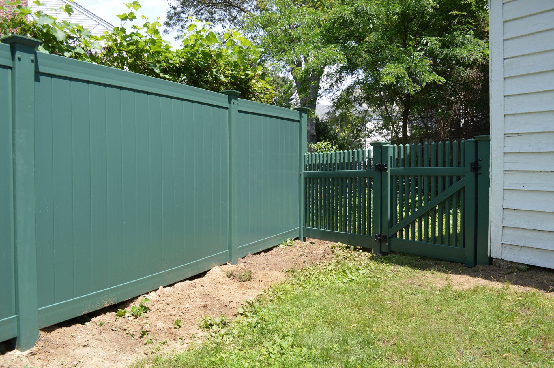 Vinyl (Privacy)Vinyl Fencing