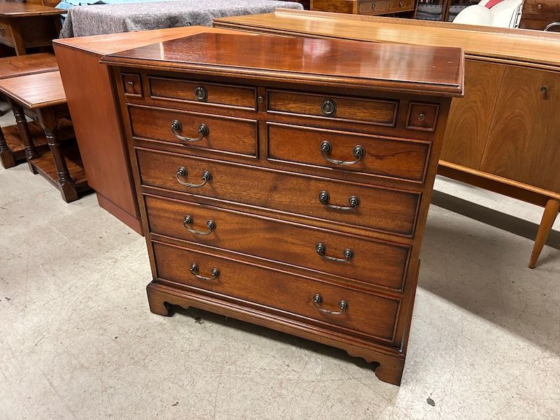 Brights of Nettlebed Bachelors Chest