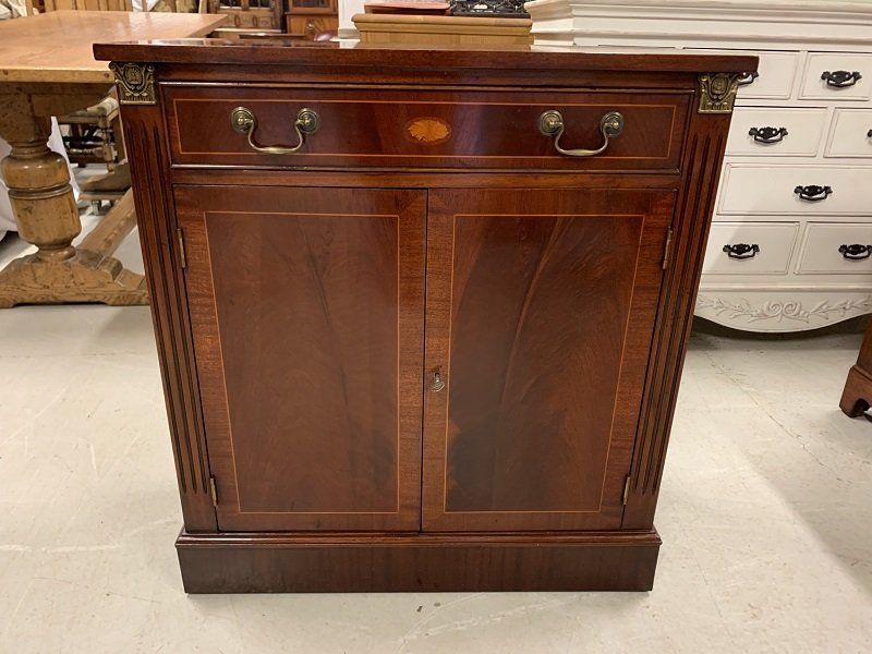 Good Quality Two Door Mahogany Cupboard/ Console Sideboard