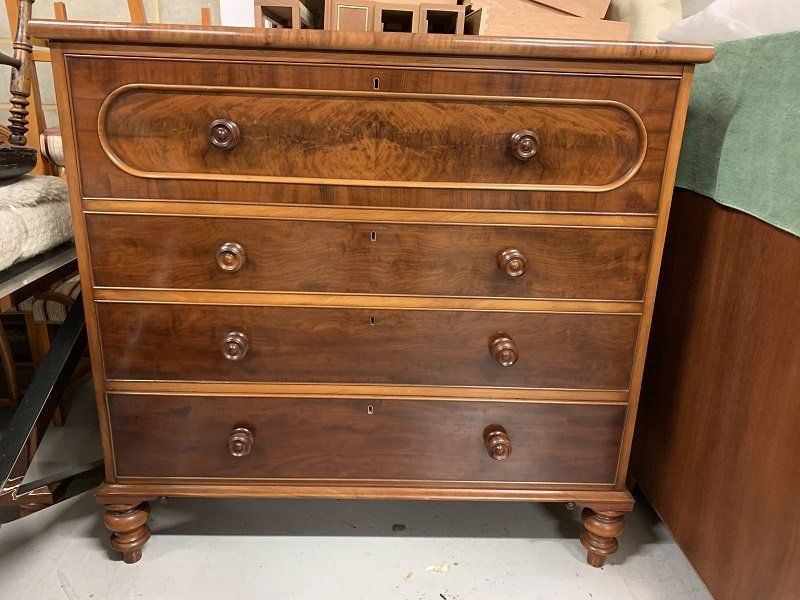 Early Victorian Mahogany Chest of Drawers