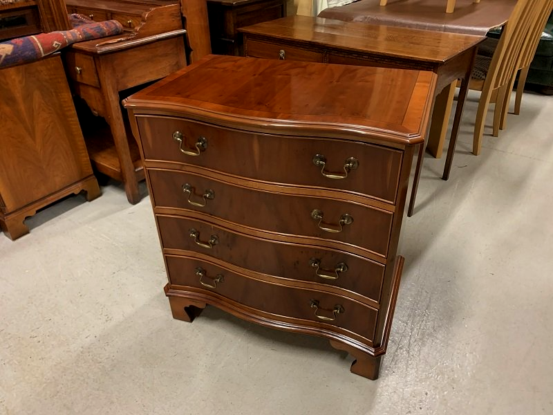 Good Quality Yew Wood Serpentine Fronted Chest of Drawers