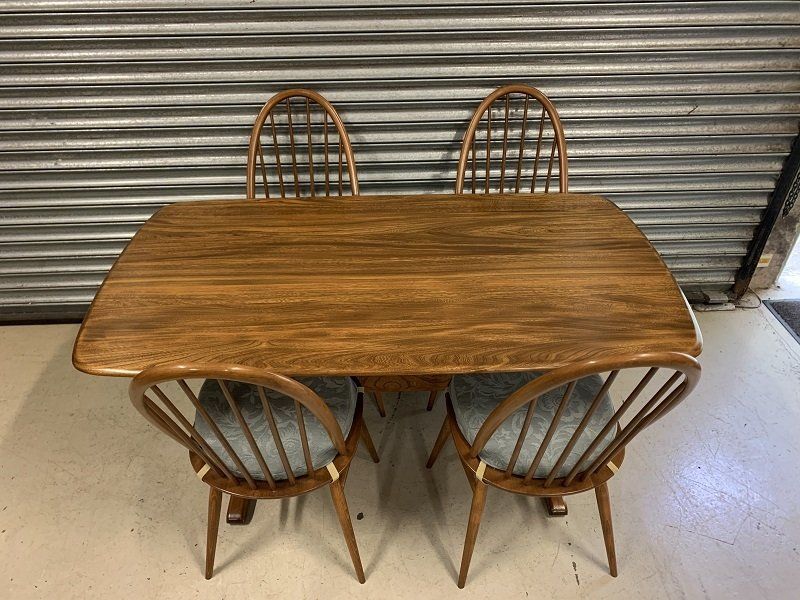 Solid Elm Ercol Windsor Golden Dawn Table & Four Quaker Dining Chairs