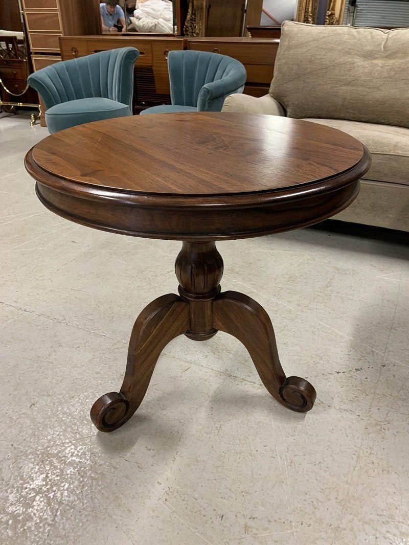 Quality Hardwood Round Pedestal Side Table
