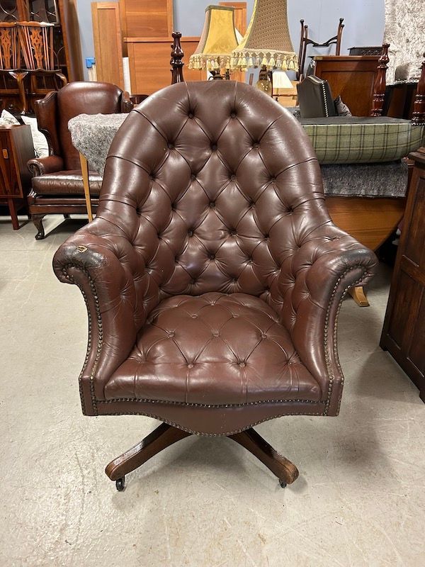 Vintage Brown Leather Chesterfield Swivel Office Chair