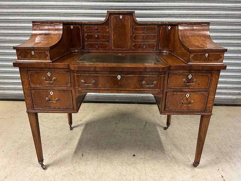 Stunning, Regency Burr Walnut Carlton House Desk