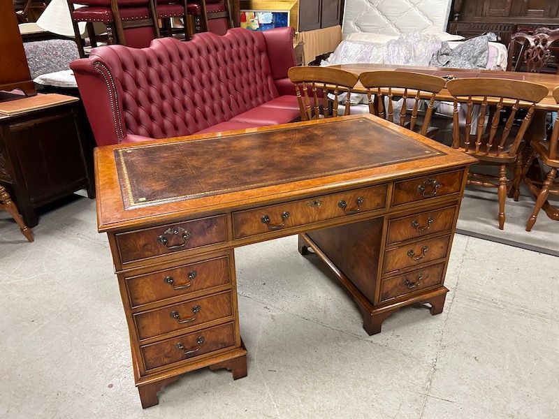 A Superb Bright's of Nettlebed, Good Quality 4'6 Walnut Pedestal Desk