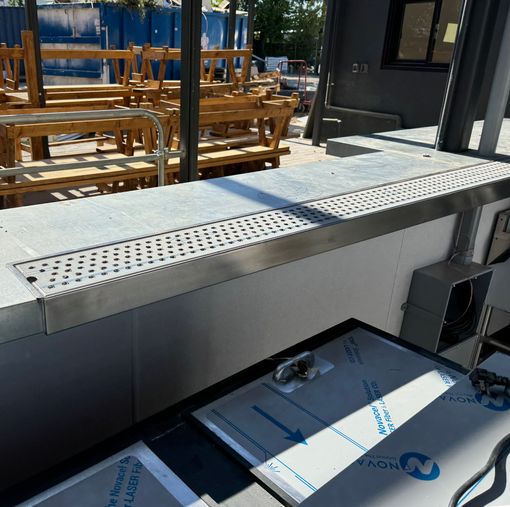 Stainless Steel Counter w/ Drain for Bar