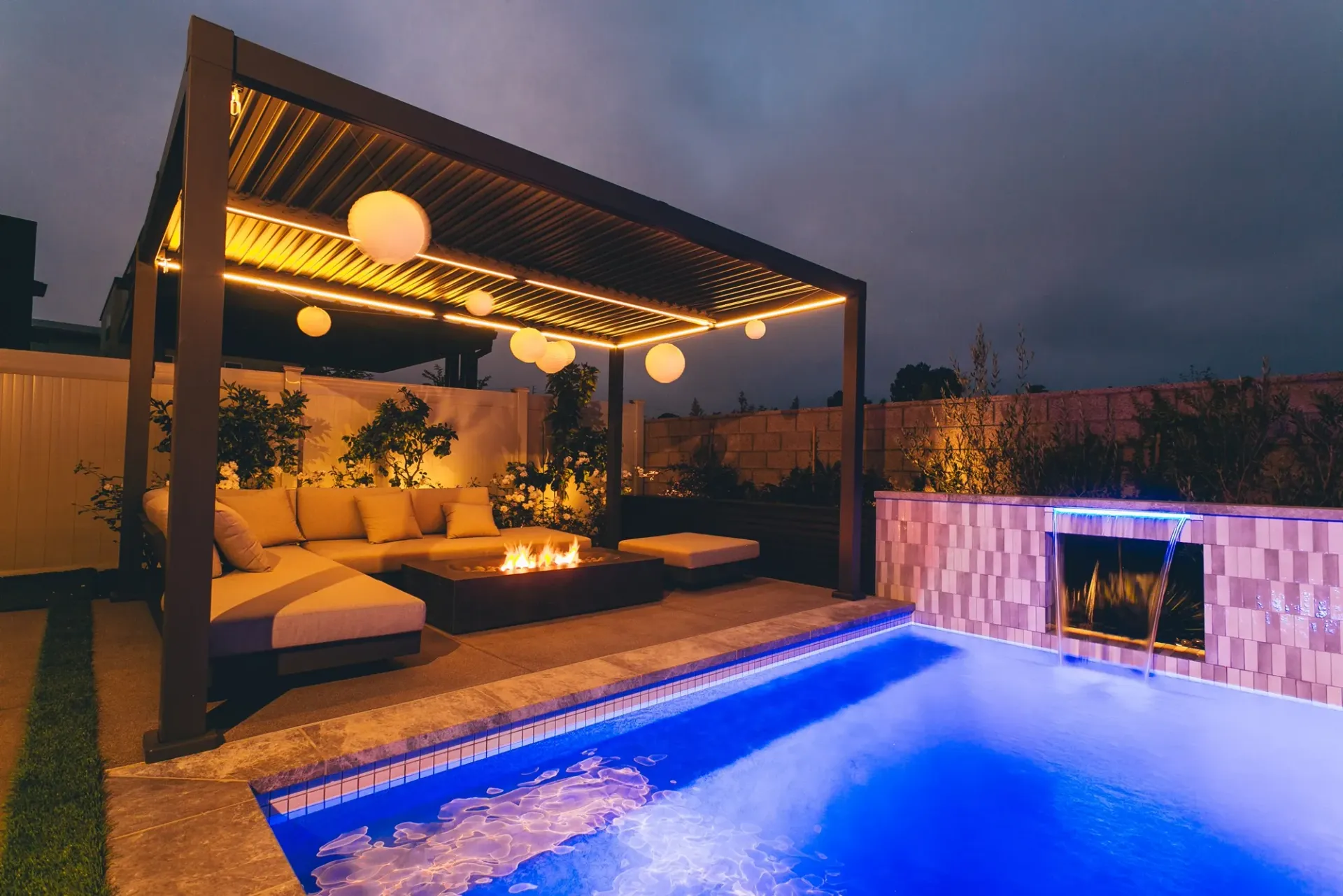 custom pool in Miramar, San Diego by Develoscapes.