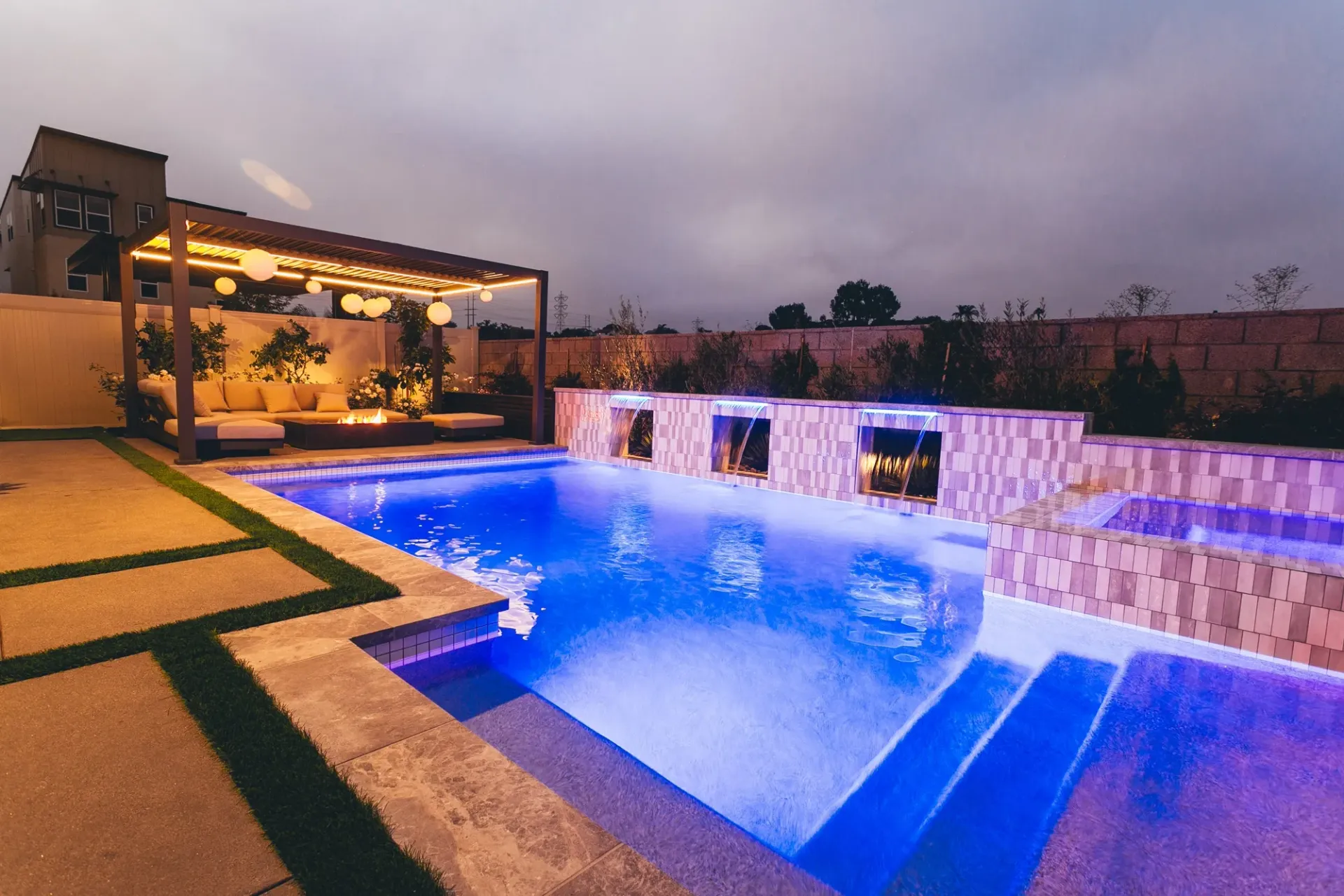 custom pool in Miramar, San Diego by Develoscapes.