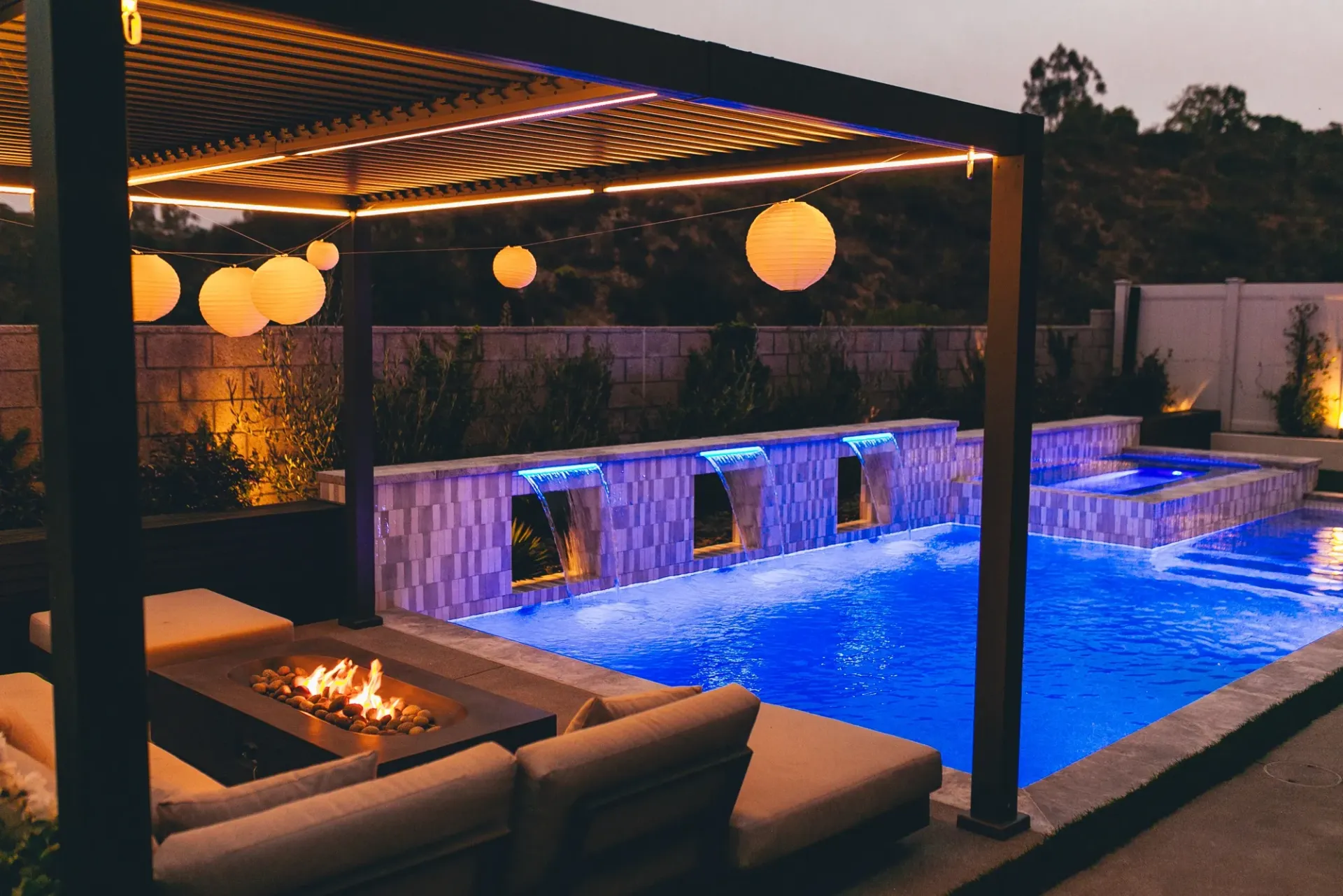 custom pool in Miramar, San Diego by Develoscapes.