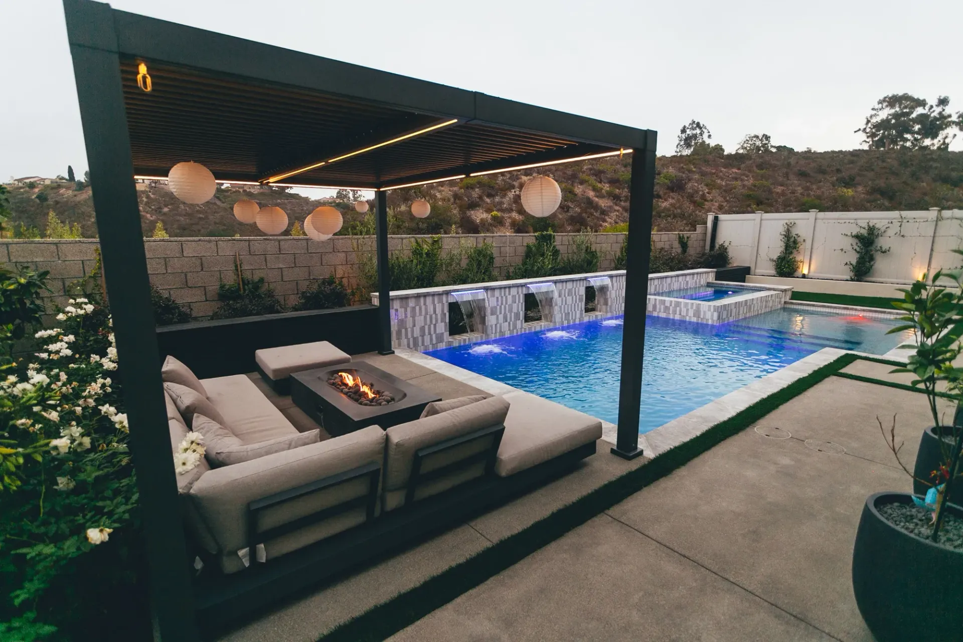 custom pool in Miramar, San Diego by Develoscapes.