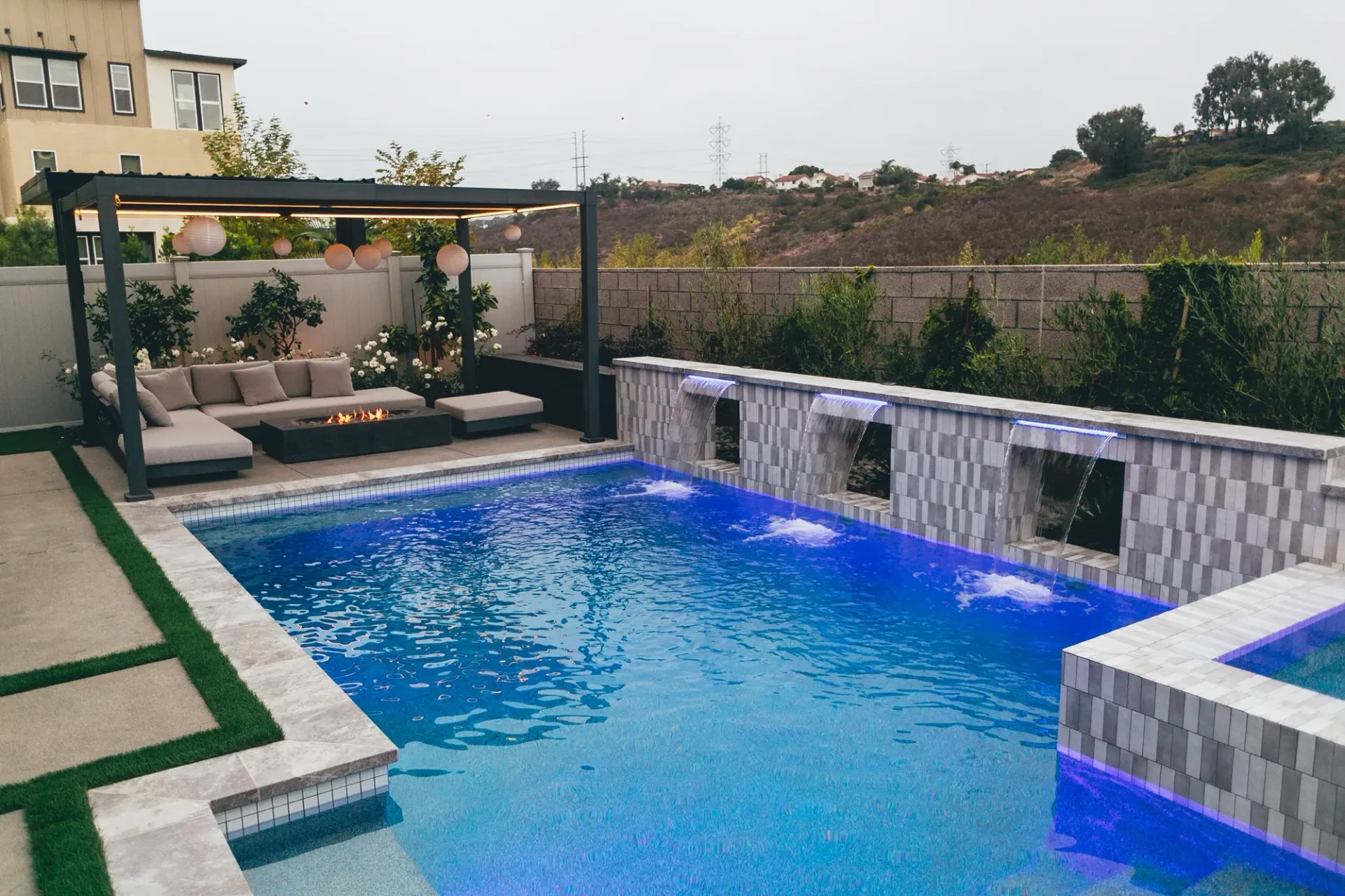custom pool in Miramar, San Diego by Develoscapes.