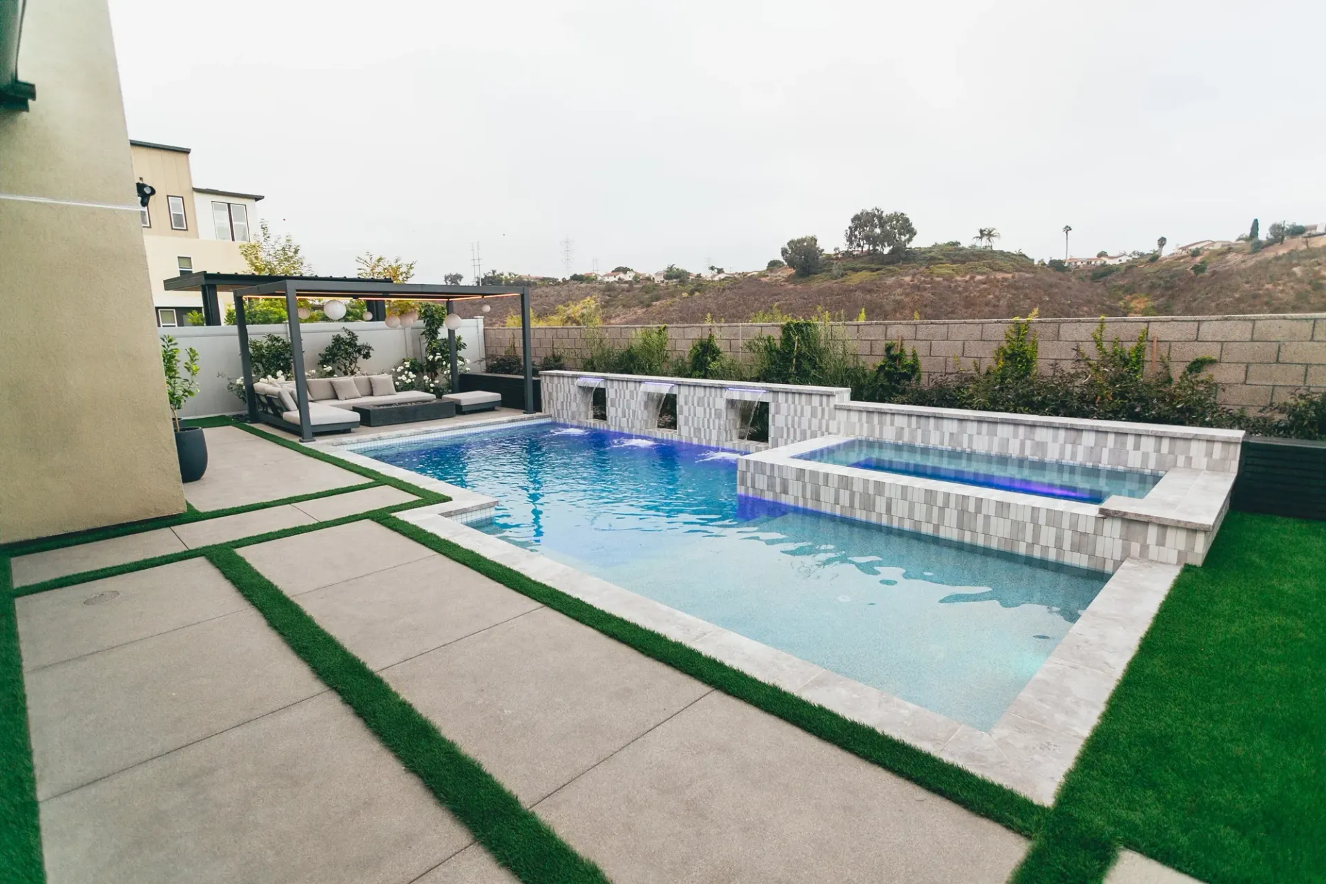 custom pool in Miramar, San Diego by Develoscapes.