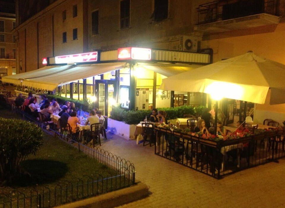 ristorante con déhor esterno