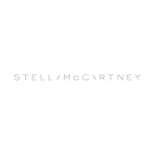 Il logo di Stella McCartney è su sfondo bianco.