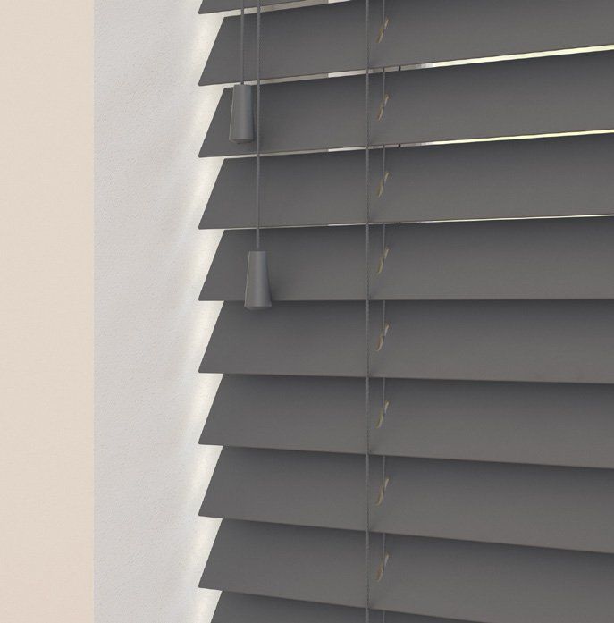 KOHL WOODEN VENETIAN BlINDS