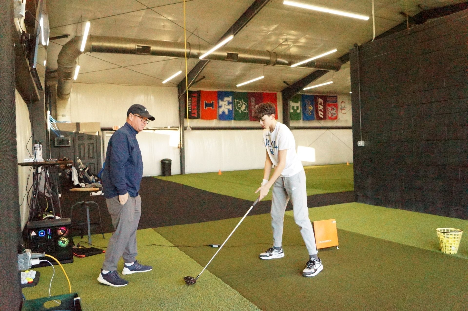 jason eberle conducting a golf lesson