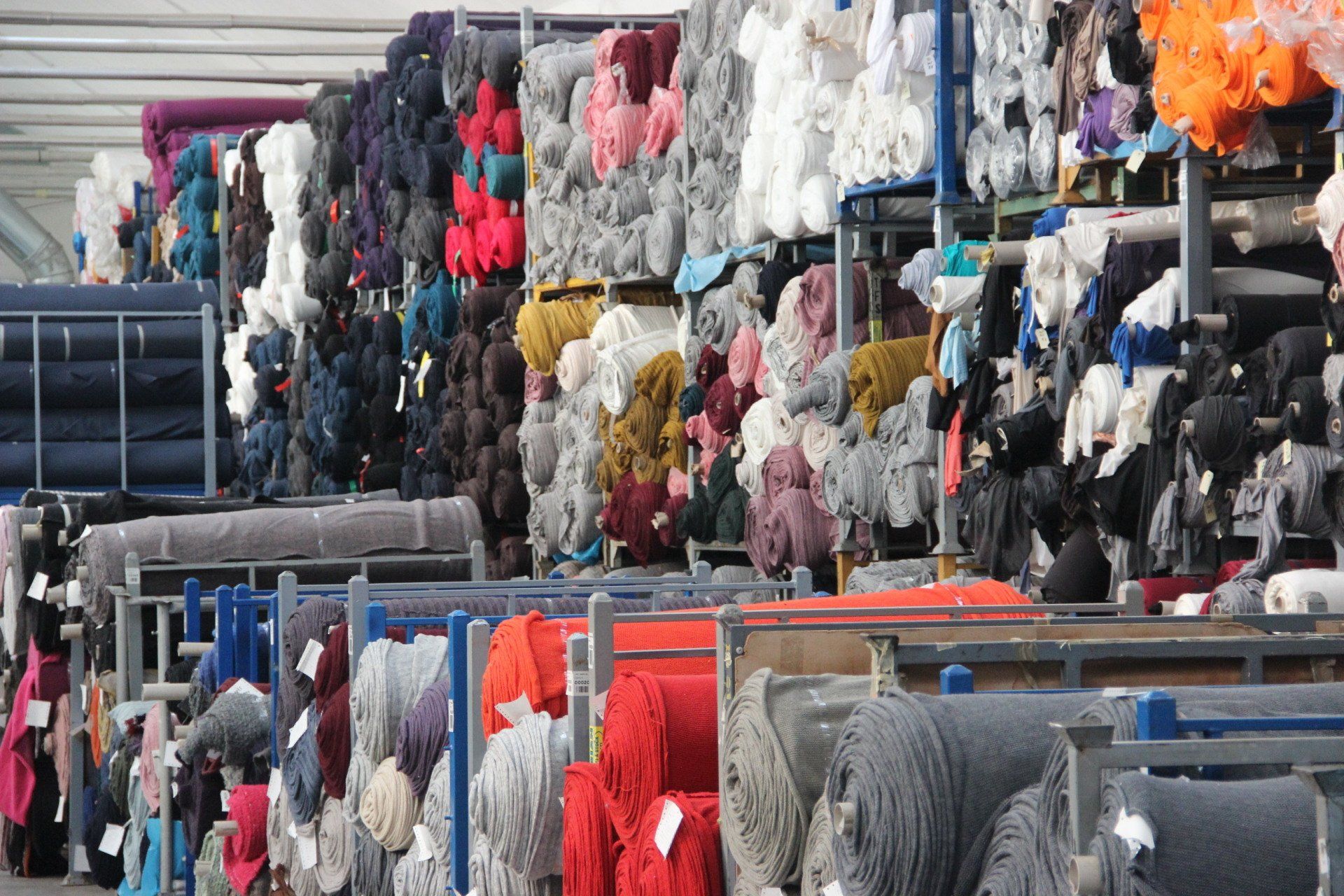 Deposito di tessuti in stock