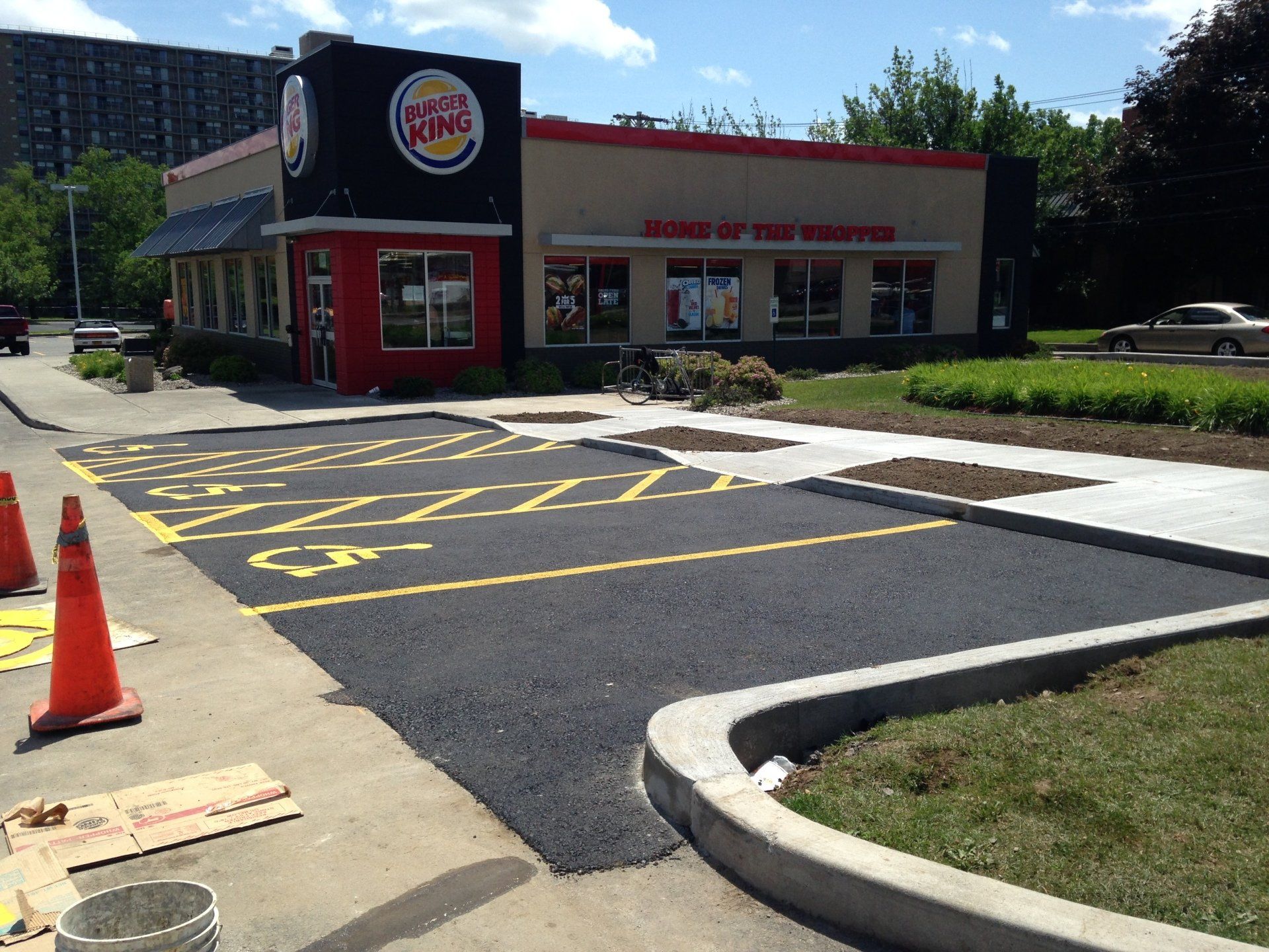 Completed commercial paving by Universal Paving & Concrete in Rochester, NY, designed to provide a durable and safe surface for both vehicles and pedestrians.