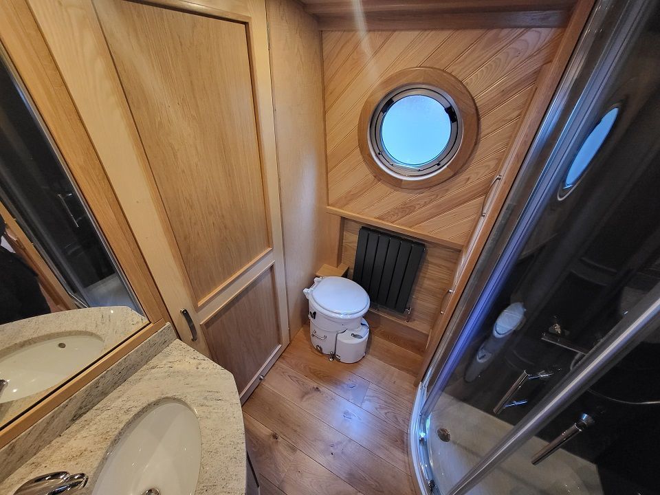 Avatea toilet system