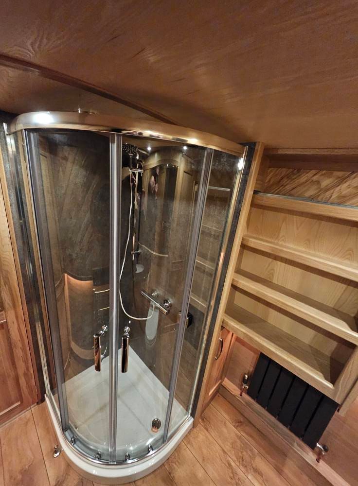 Damselfly airing cupboard