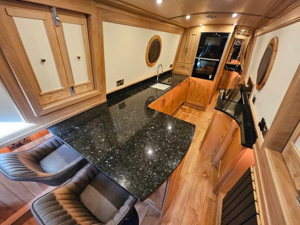 Damselfly breakfast bar