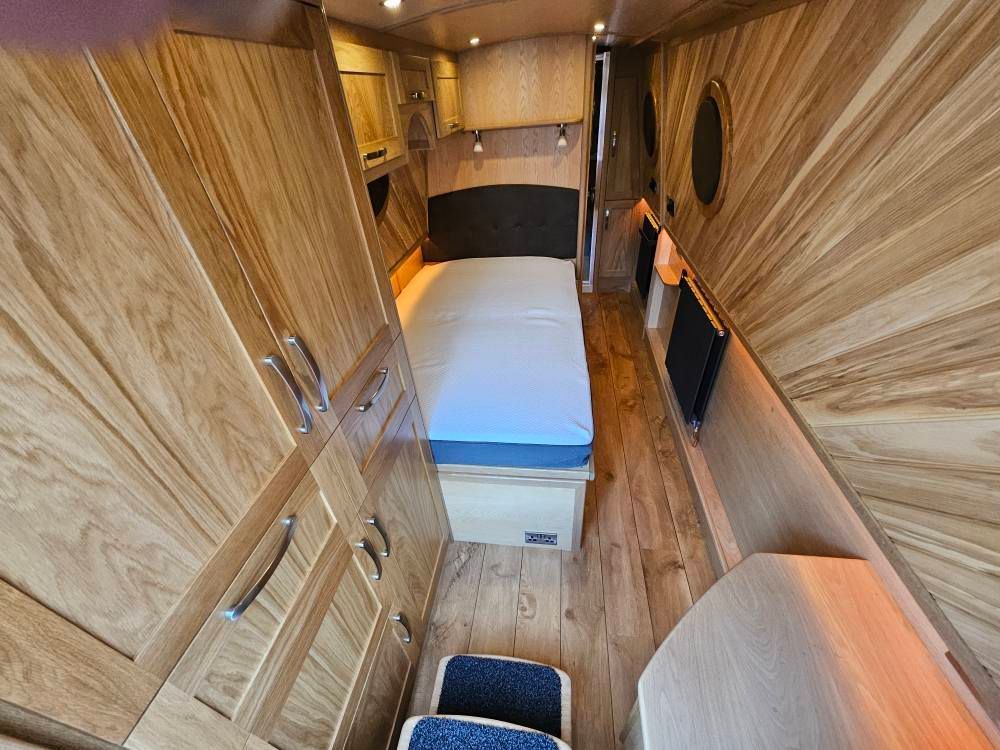 Damselfly master bedroom