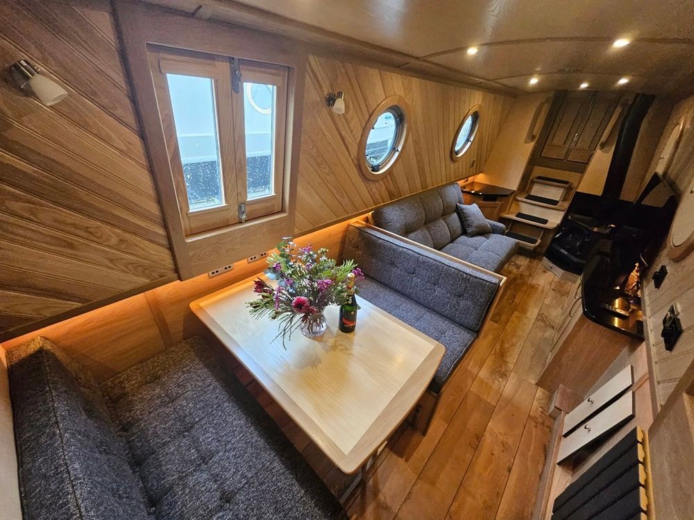 Dona Ferens dining table