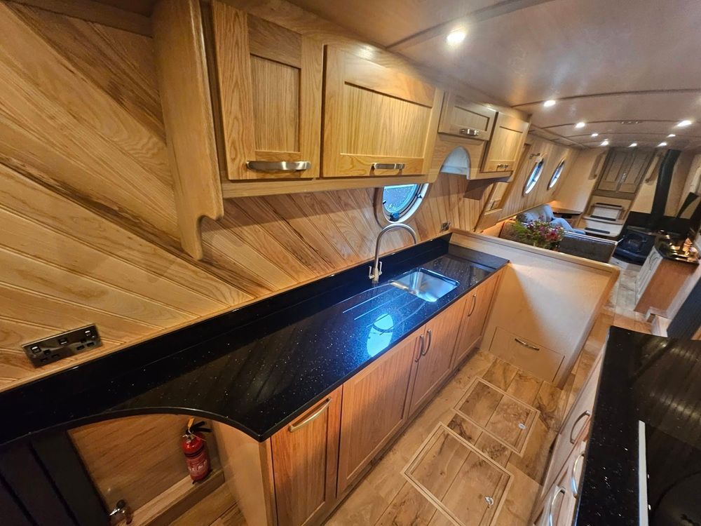 Dona Ferens internal view