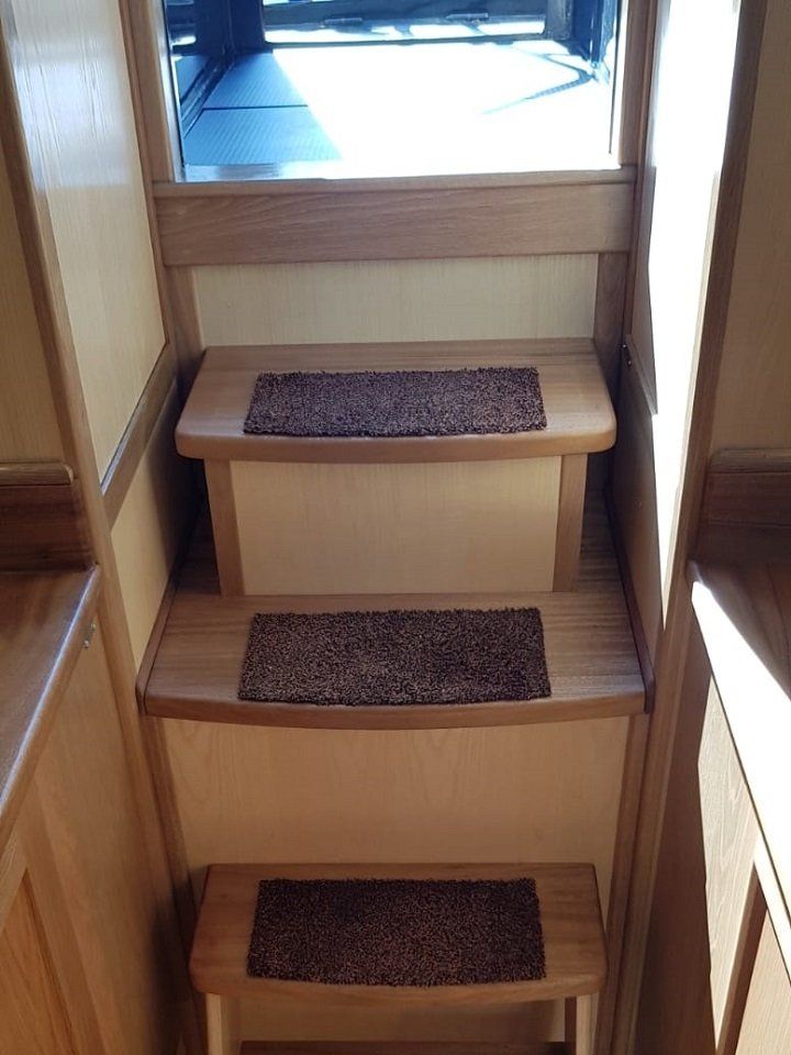 Narrowboat EH UP! steps to stern