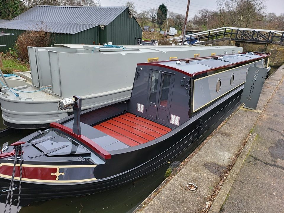 Est Tempus extended bow deck