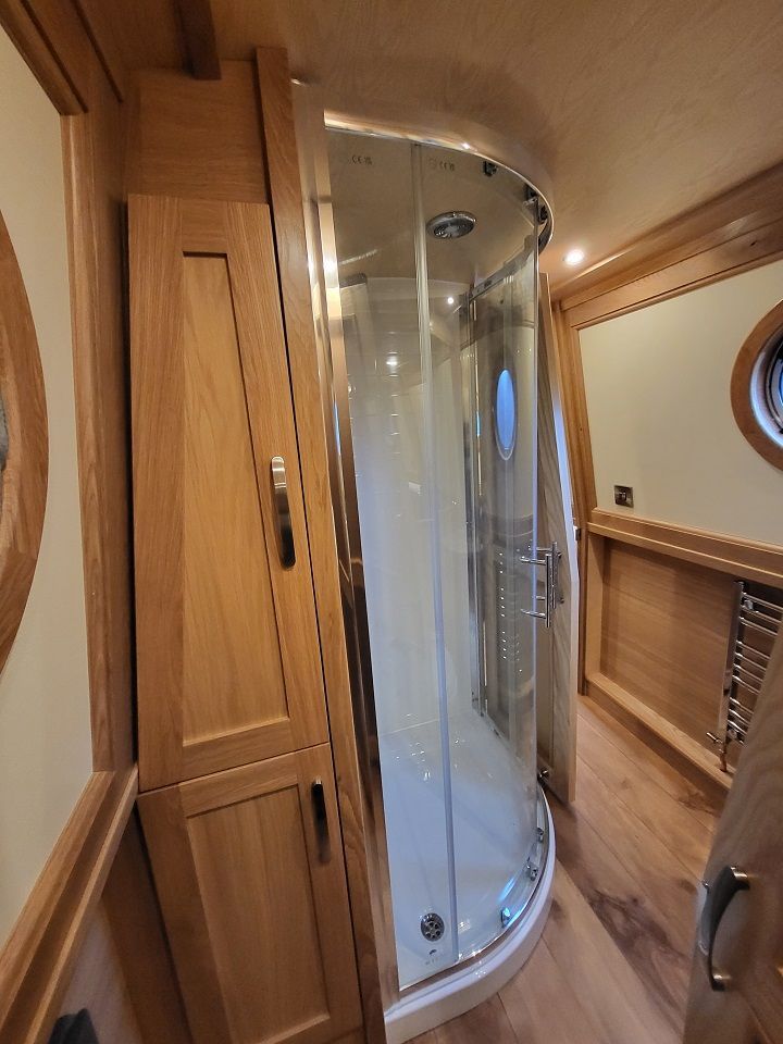 Fearnbeg walk through shower room