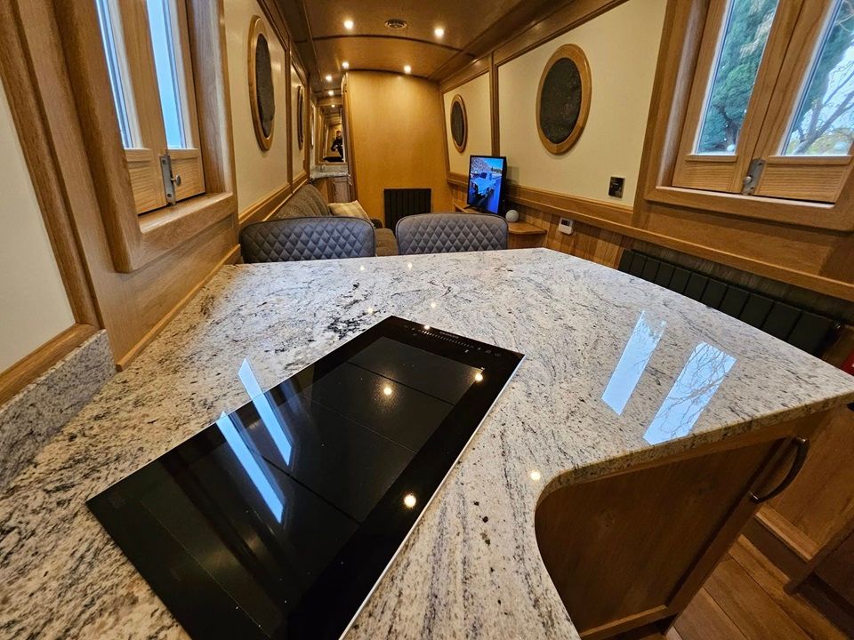 Full Circle kitchen granite worktop