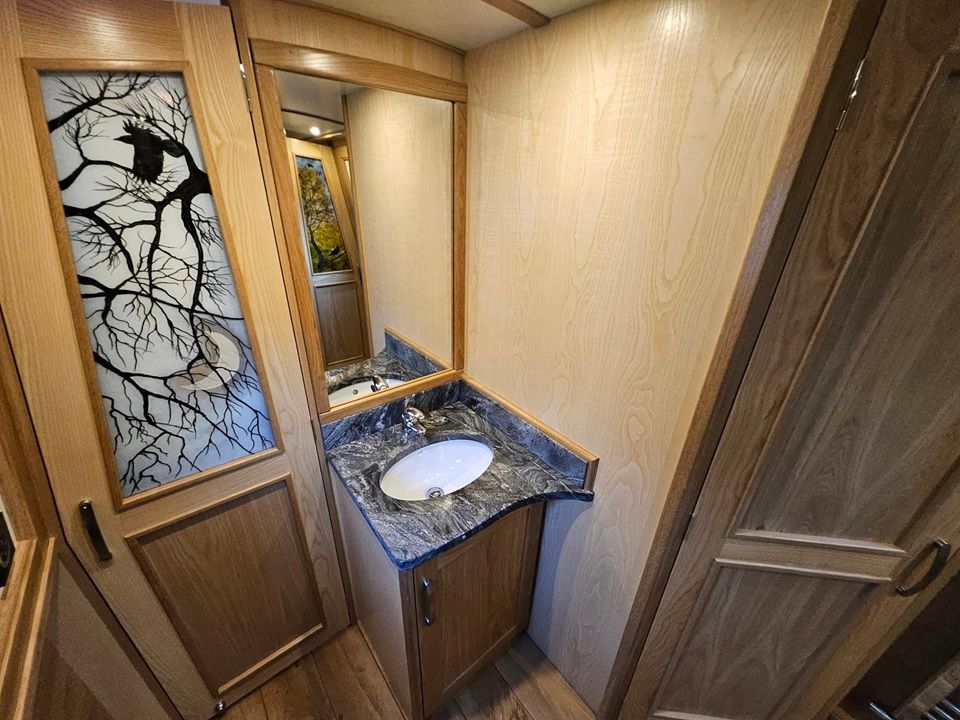 Hrafn bathroom