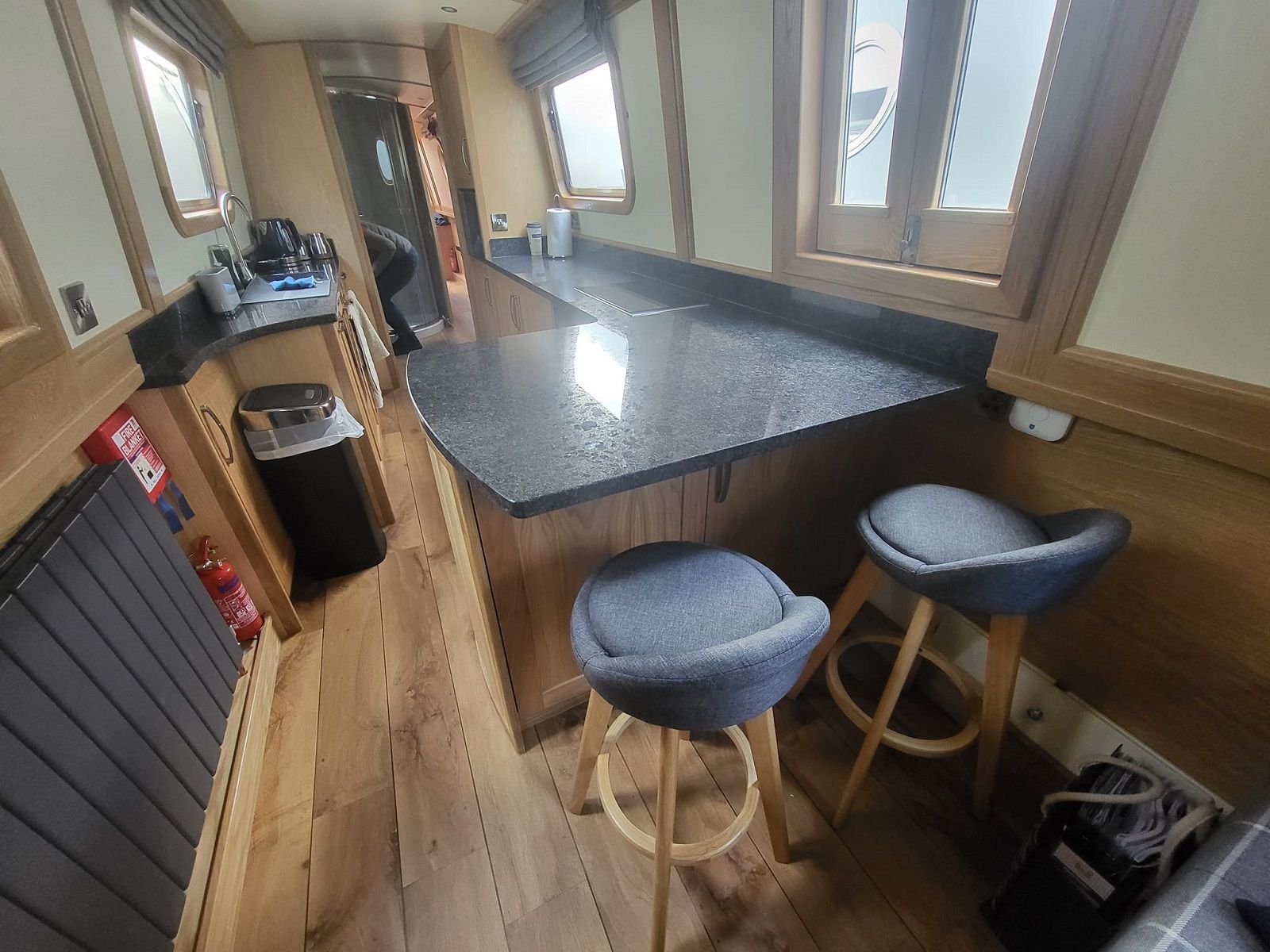 Ingenious breakfast bar