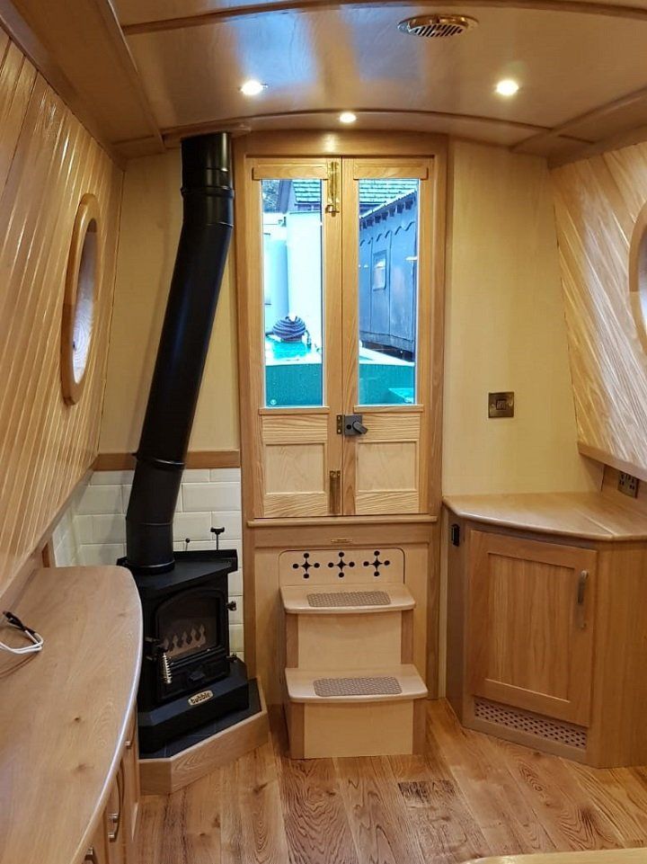 Inukshuk with Bubble corner stove