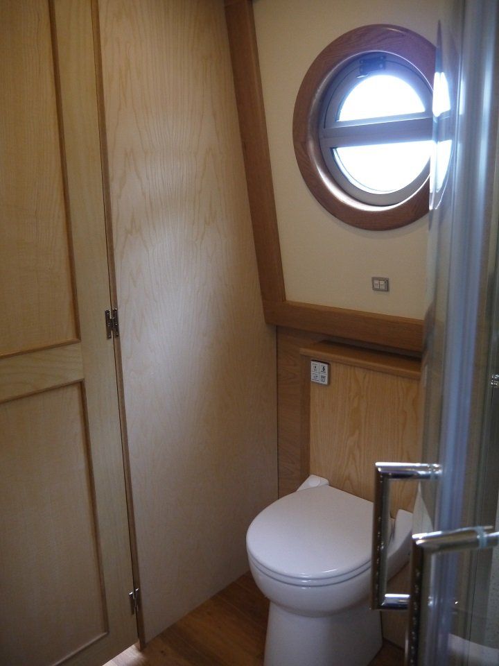 Jenny Rose walk through bathroom