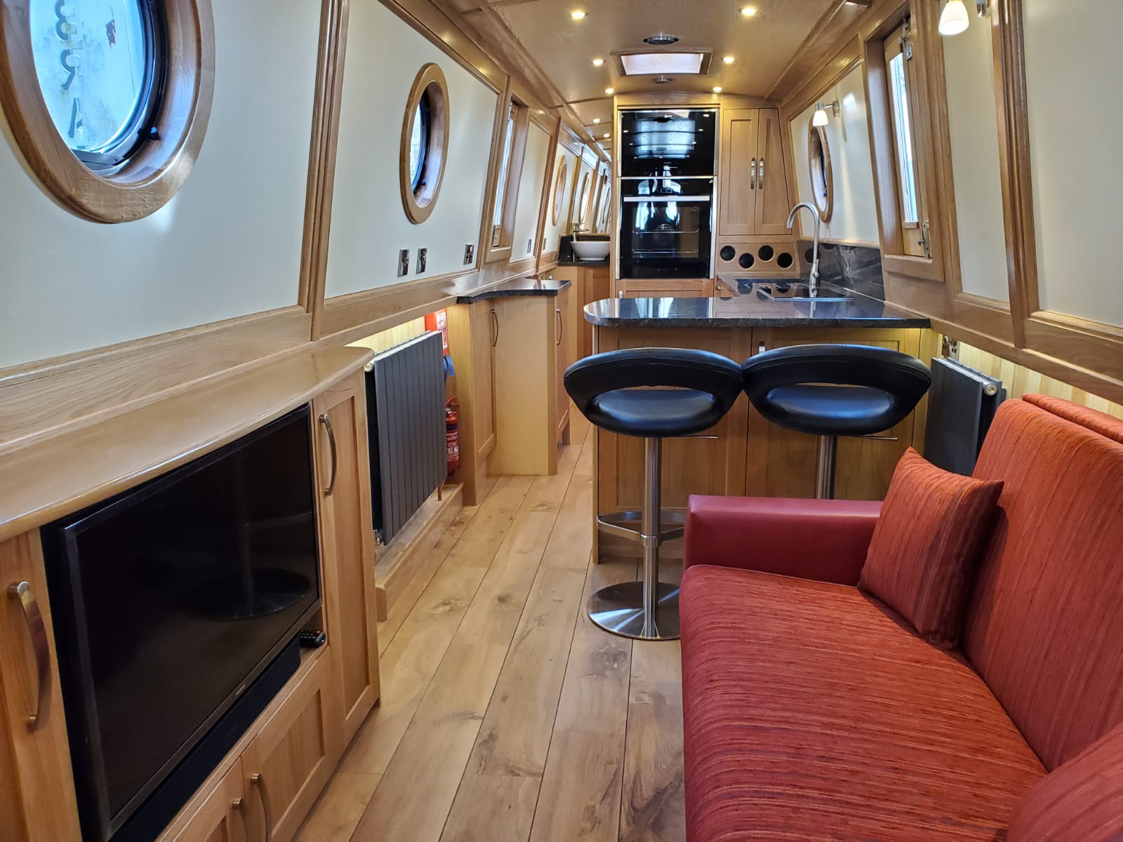 Kiiruna saloon to galley view