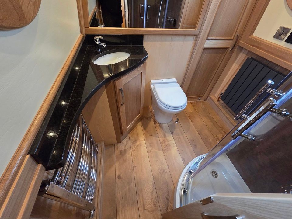 Kingdom of Rust bathroom