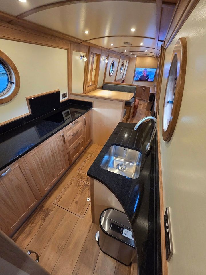 Kingdom of Rust dinette