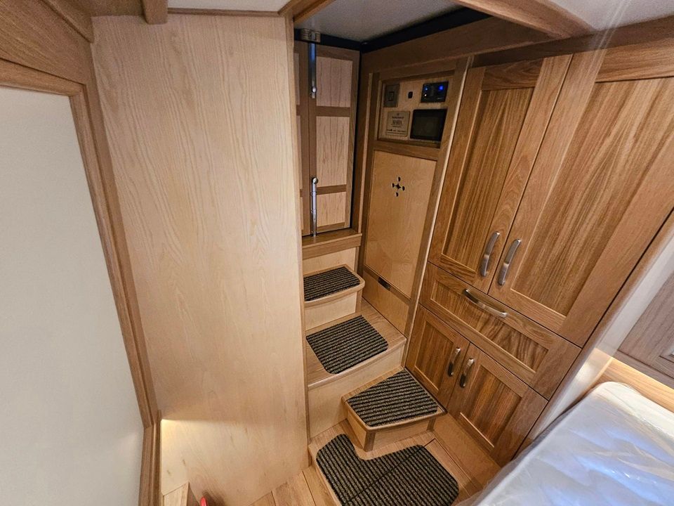 Maria steps to stern