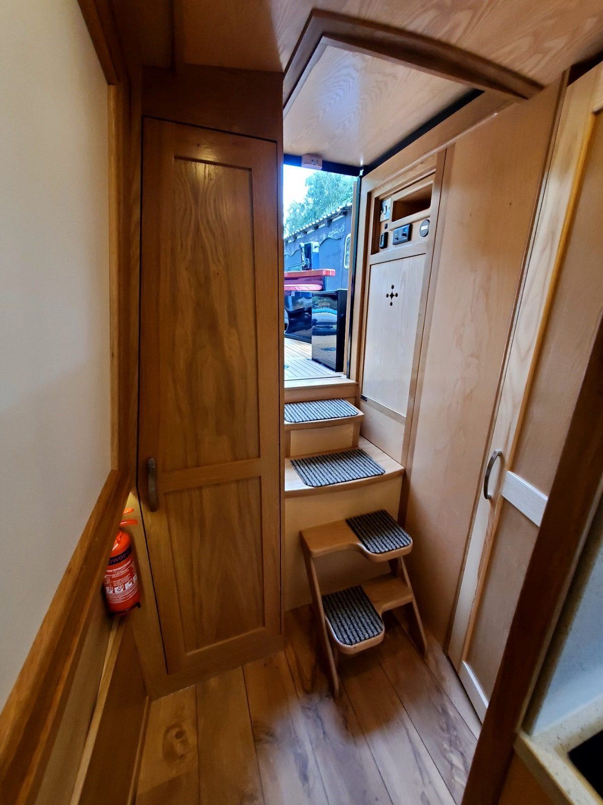 Mary Matilda steps to stern