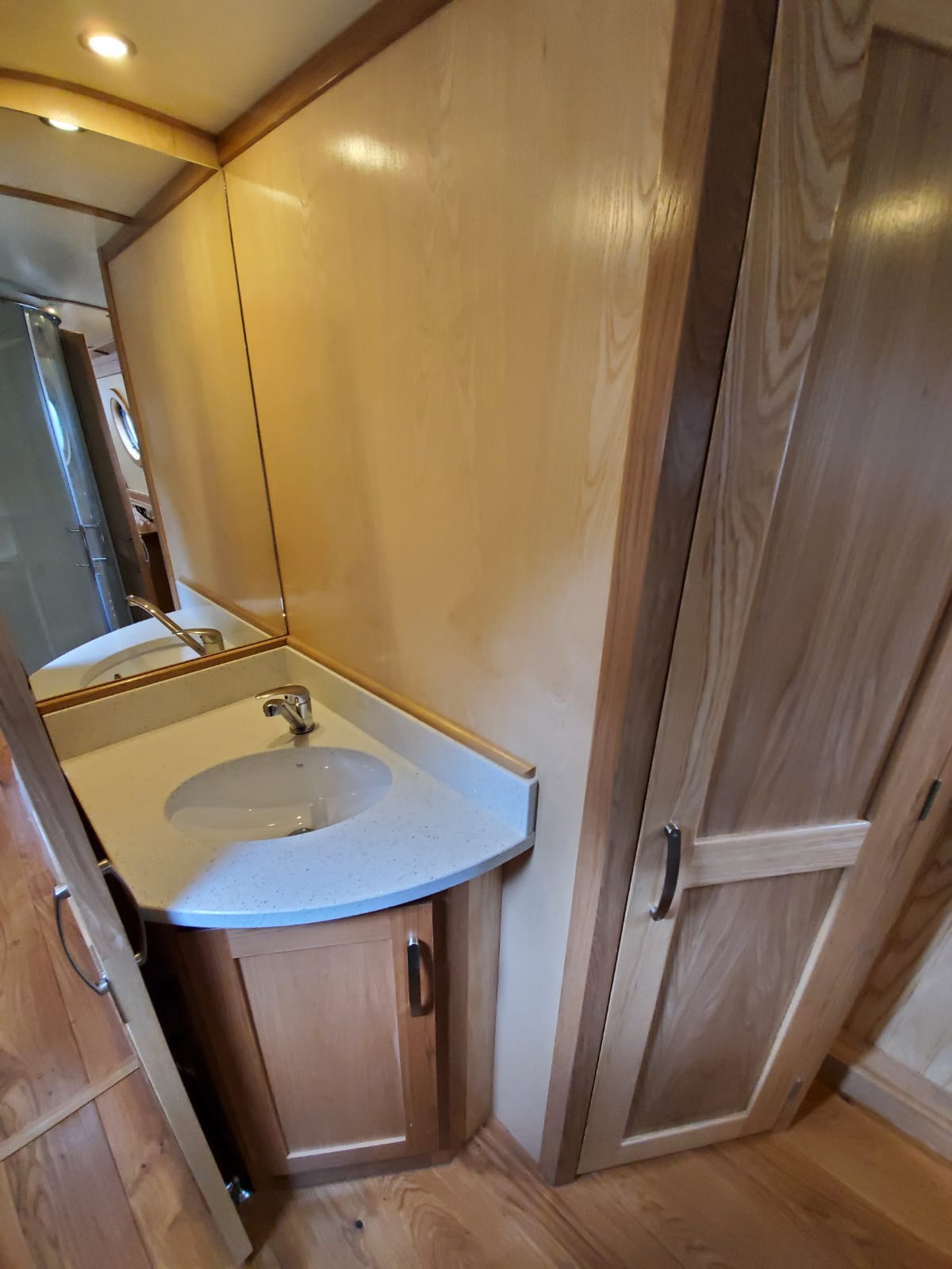 Ostara shower room layout